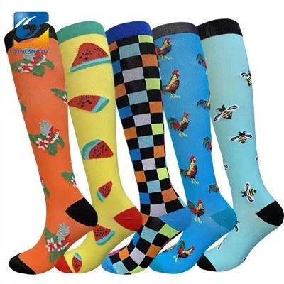 Kalzetti ta 'Kompressjoni tan-Nisa Għoli Irkoppa